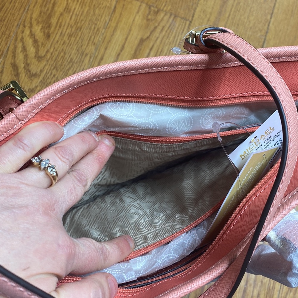 💕 Michael kors NWT jet set leather medium peach tote gorgeous 💕 - Picture 7 of 15